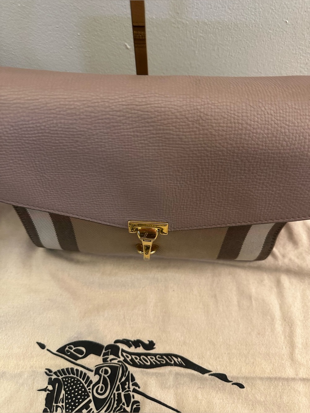 Burberry Derby Calfskin House Check Small Macken Crossbody Bag Pale Orchid - Picture 8 of 15